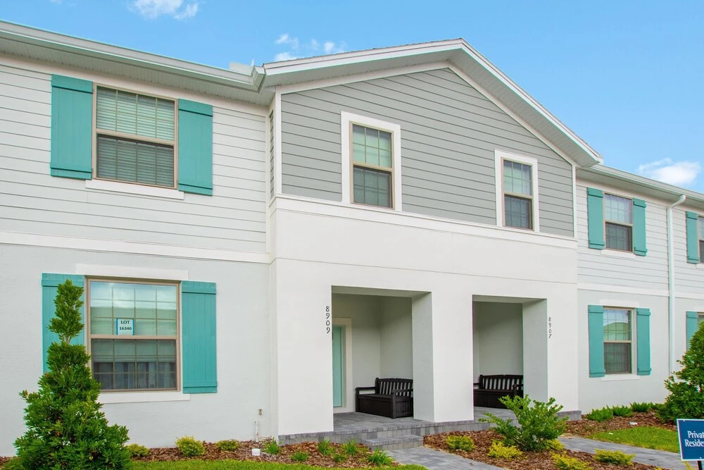 5 bed Town Home With Pool