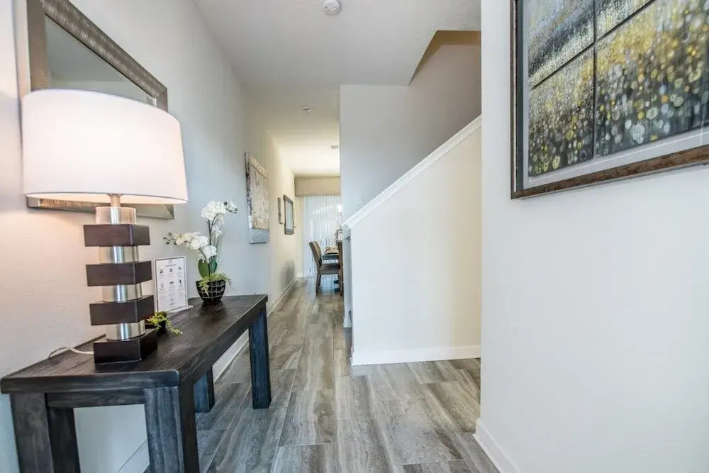 Amazing 4 Bedroom Storey Lake Townhouse by Redawning