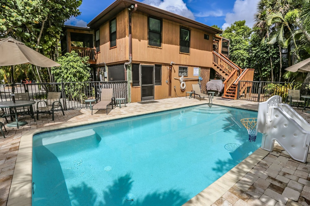 210 Miramar