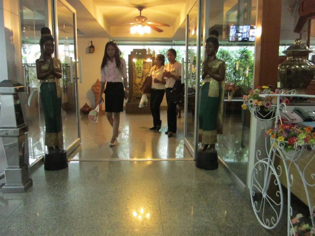 Galleria@subway MRT Huaikhwang