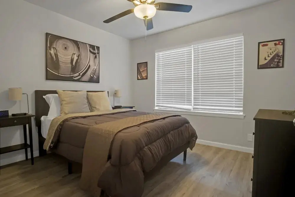 The Harmony Designer Home In Central Dfw 4 Bedroom Home by RedAwning