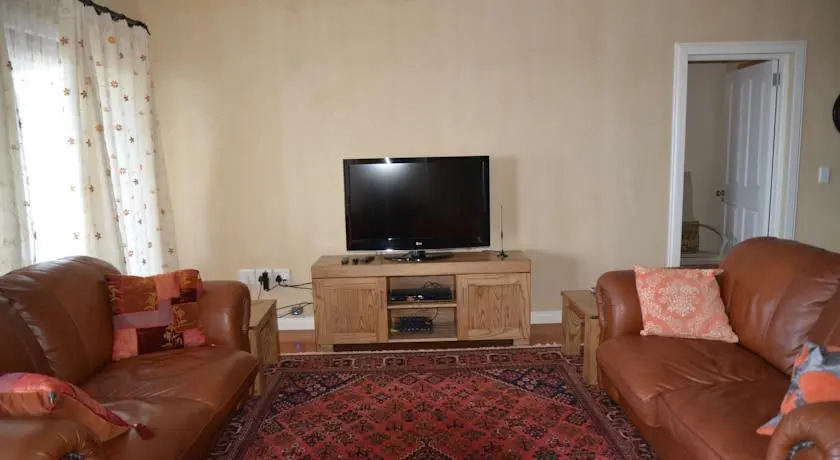 Kirjat House