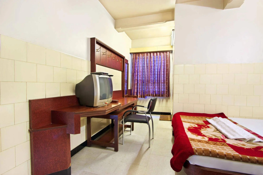 Mannars Yatri Nivas Hotel