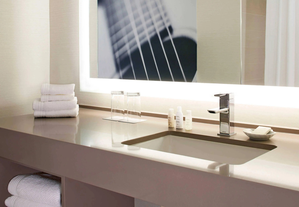 Renaissance Austin Hotel