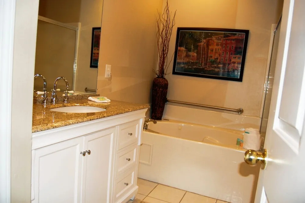 Legacy Villa 1601 2 Bedrooms 2 Bathrooms Condo