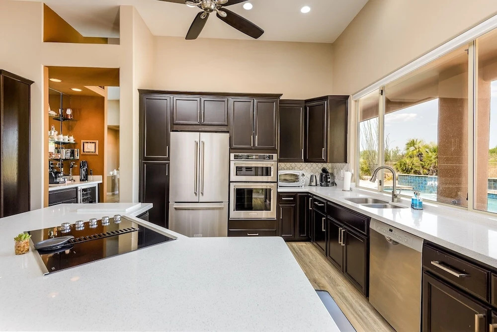 Casa Monument 3 Bedroom Home by RedAwning