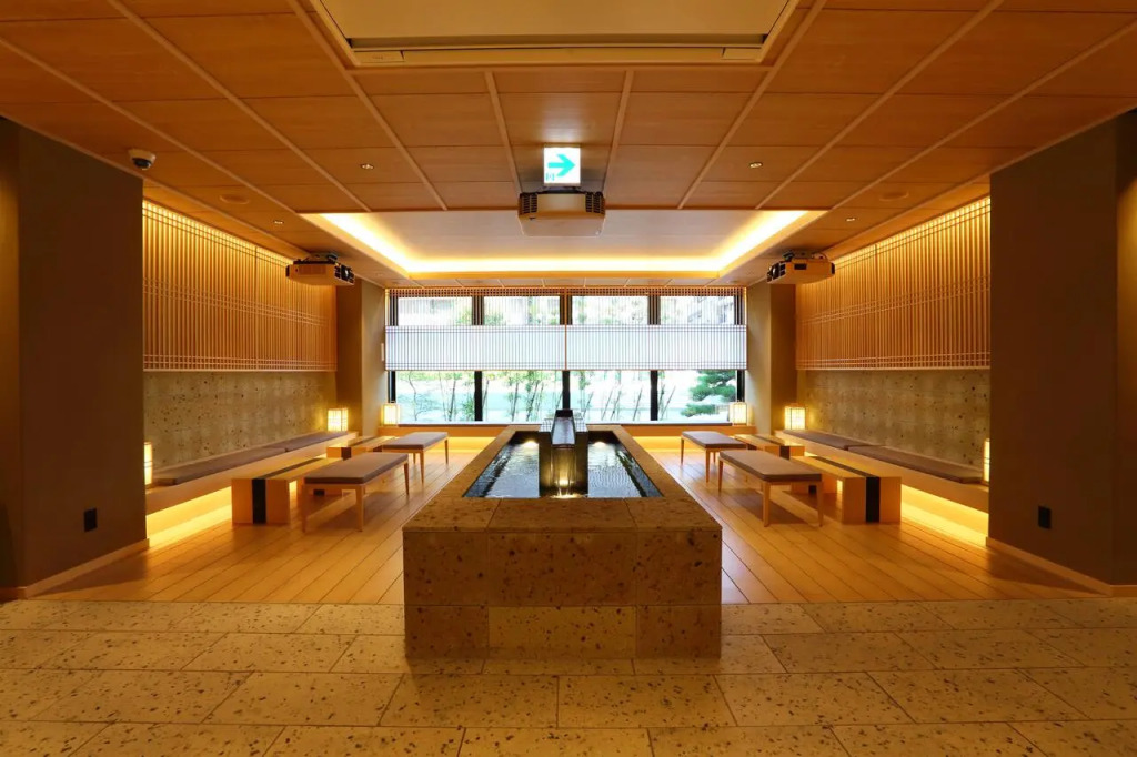 Henn na Hotel Premier Kyoto Gojo Karasuma -Formerly Watermark Hotel Kyoto