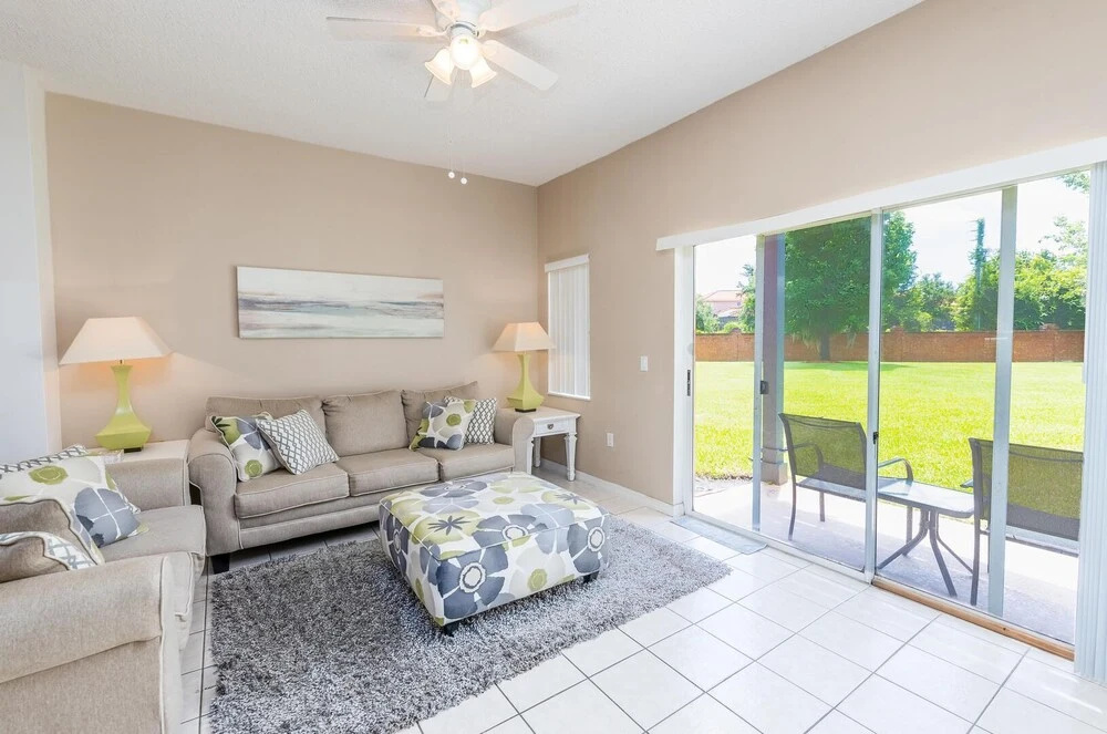 Cozzy Townhouse 3bdr 2Bth With Clubhouse pool and amenities, near Disney