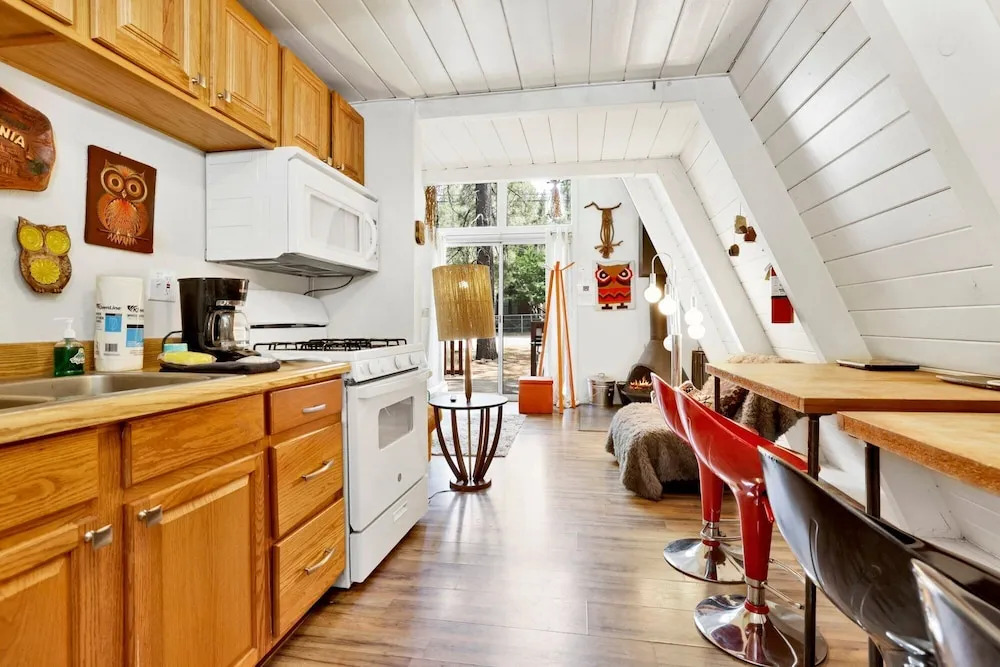 Sunrise Cottage-1800 by Big Bear Vacations