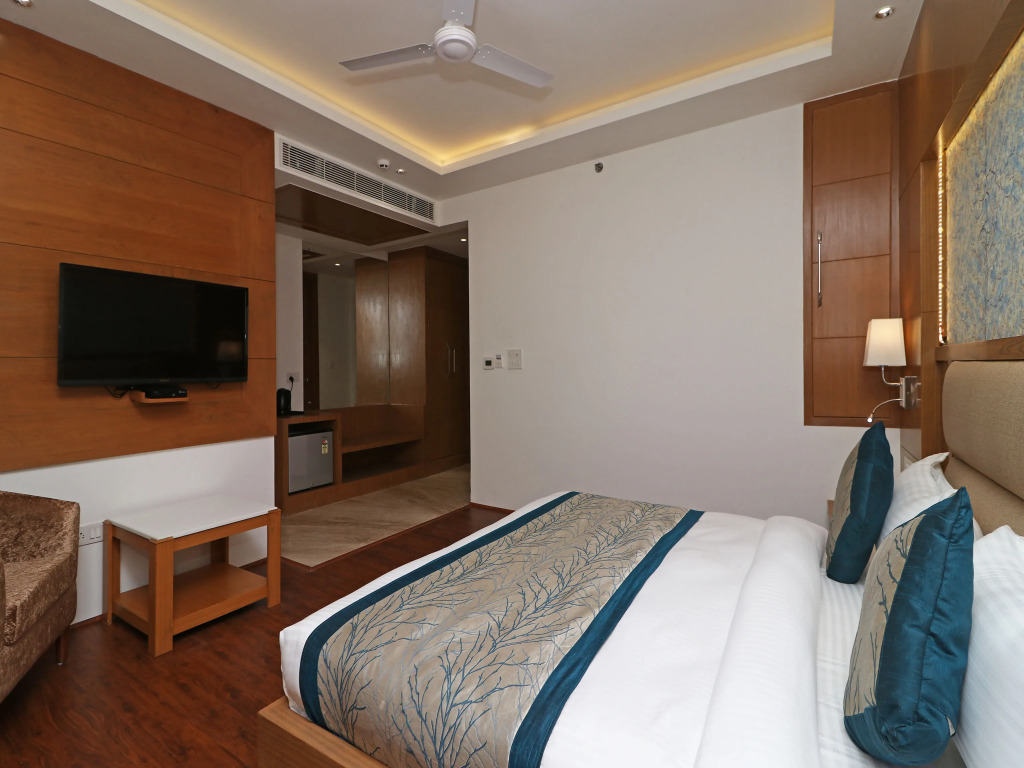 Oyo 10824 Hotel Star Suites