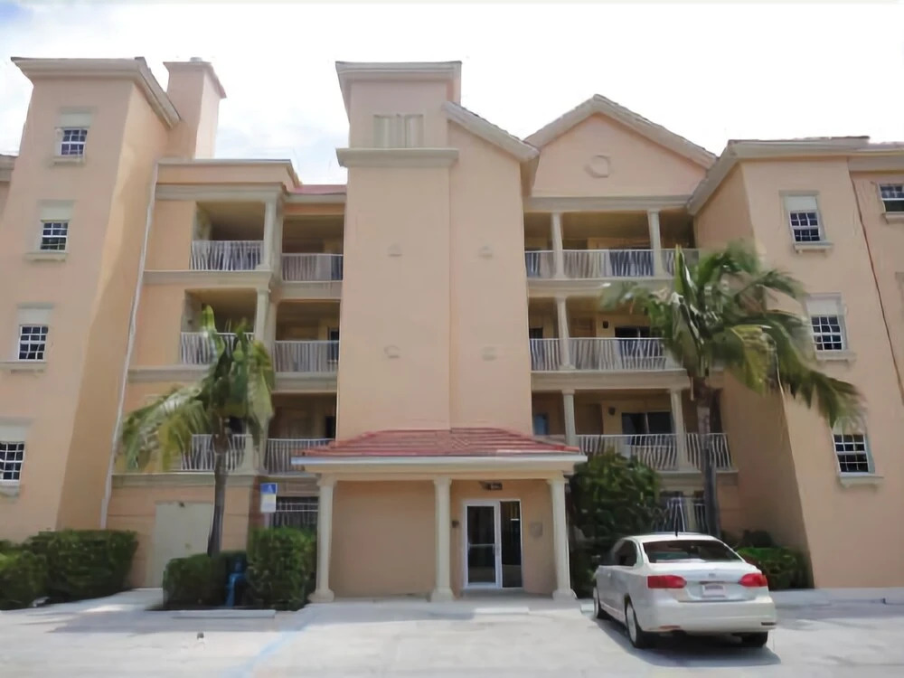 Bella Lago 122 by RedAwning