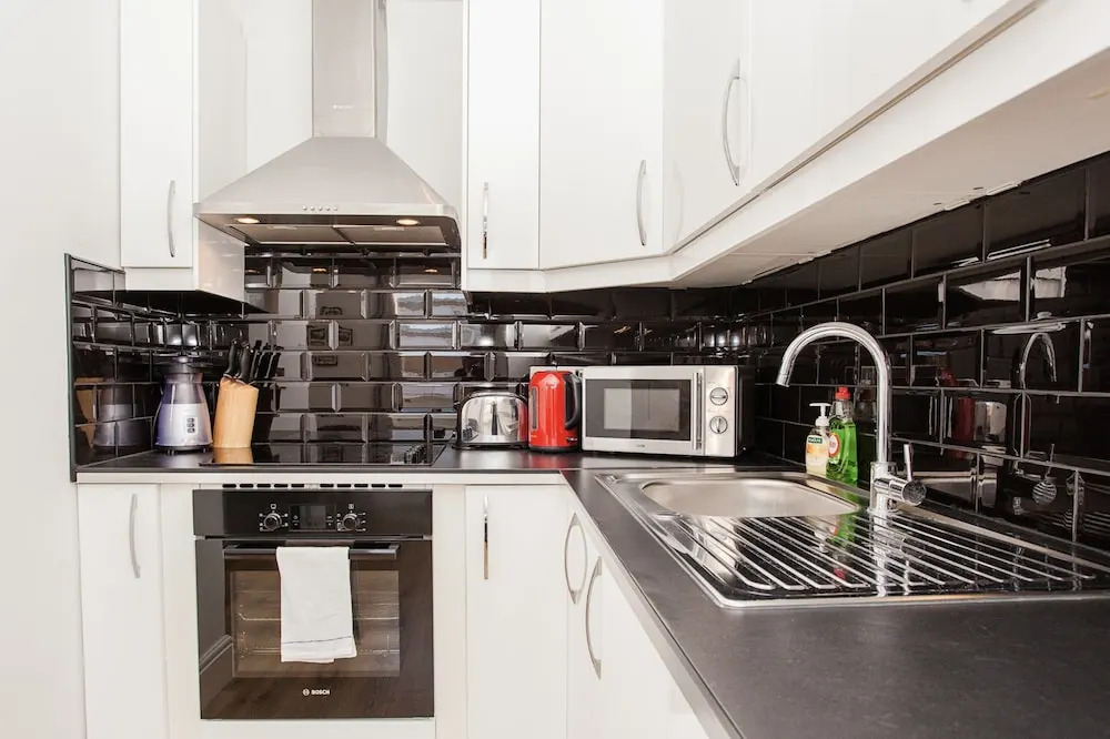 Modern 2 Bedroom Apartment On The Doorstep Of Queens Park