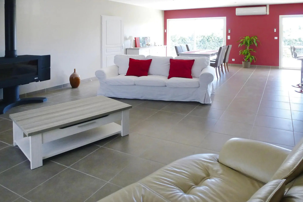 Holiday Home in Gabian near Vineyards