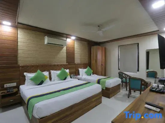 Hotel Triton Grand