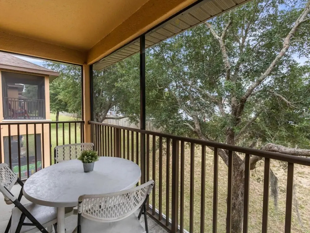 Brand New Newly Updated Townhome Close to Disney Sleeps 12
