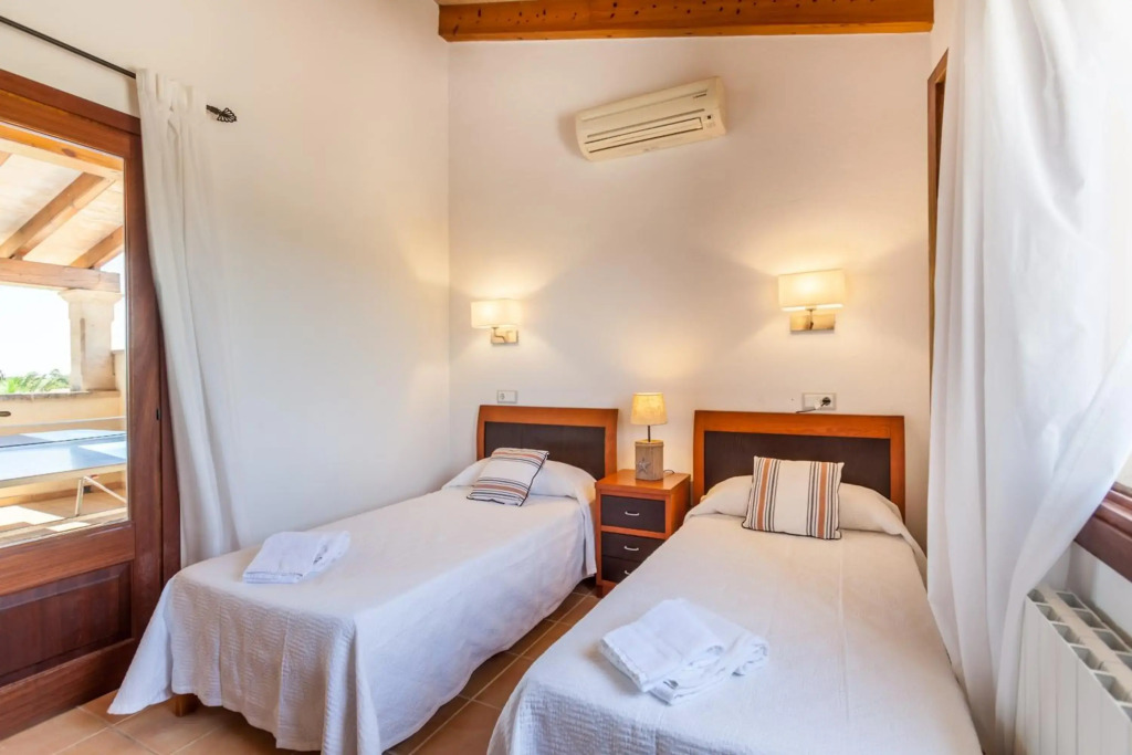 Villa Guillona by Sealand Villas