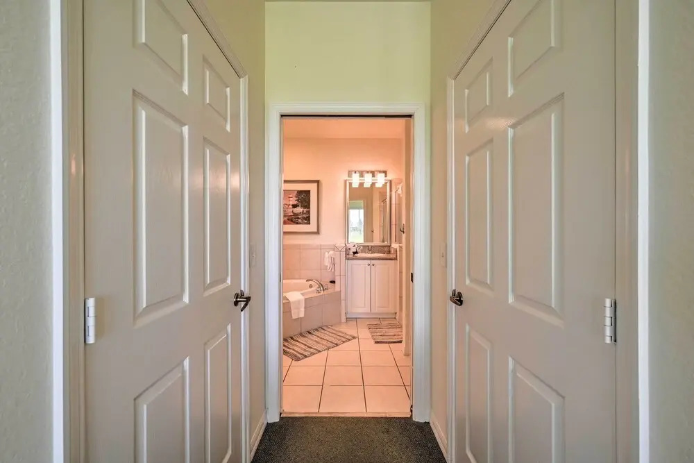 Naples Condo w/ Golf View & Resort-style Amenities
