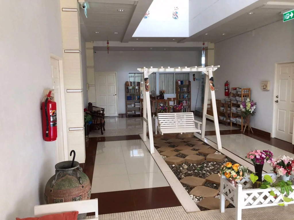 Warina Place & Serviced Apartment