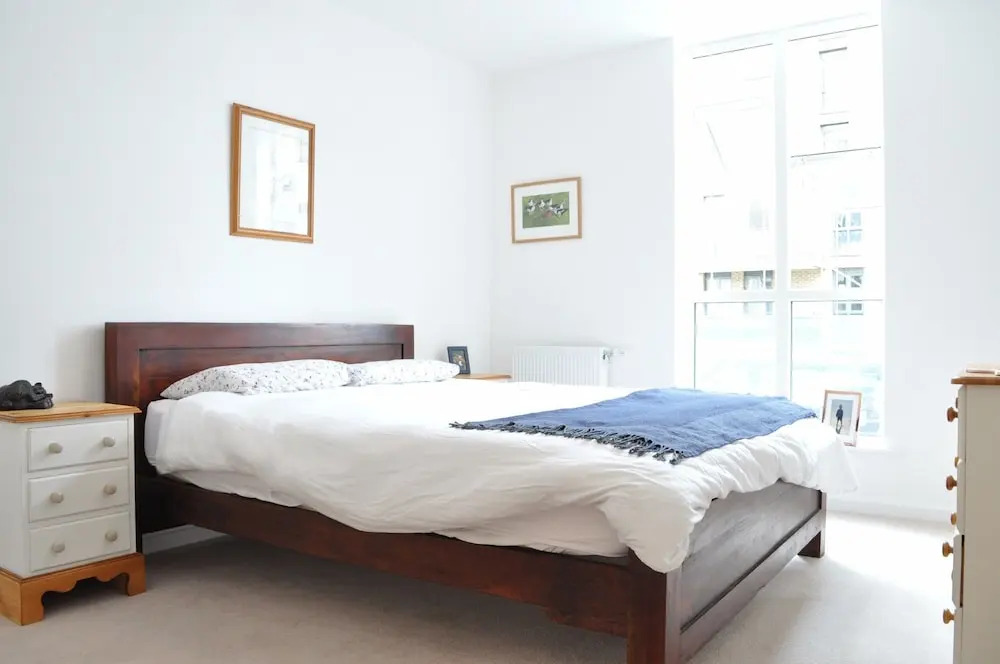 East London 2 Bedroom Flat With Balcony