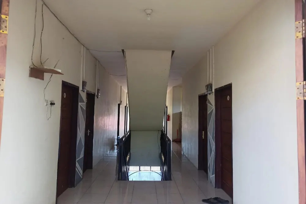Hotel O Pondok Baruga 777 Near Sarewo Musik Studio Kendari