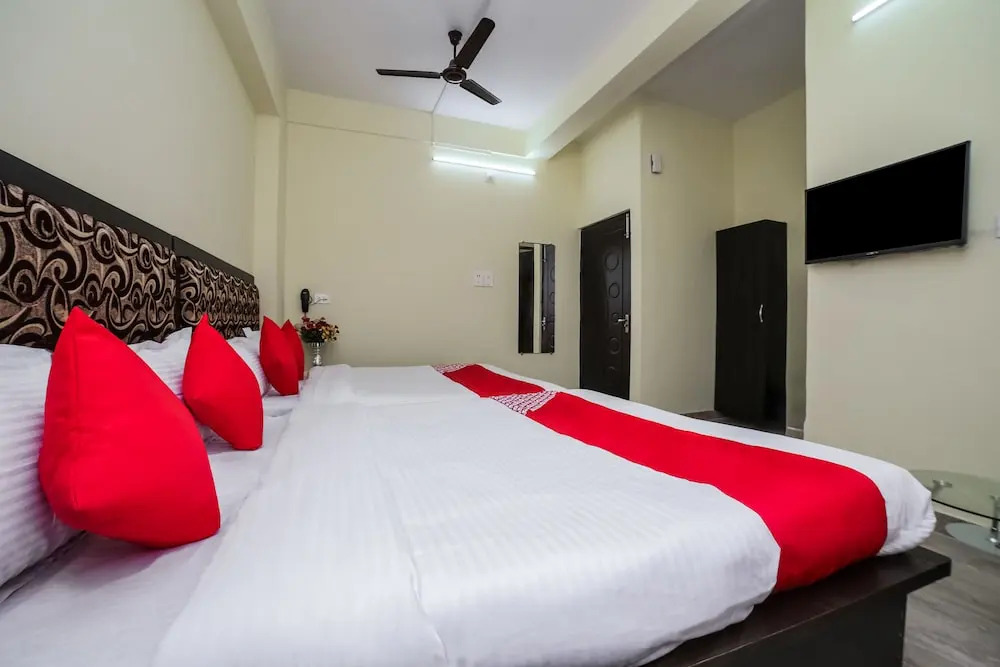 OYO 23682 City Lodge
