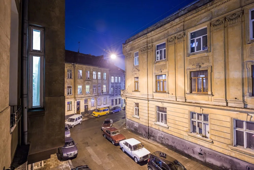 Three bedrooms & studio in the Center