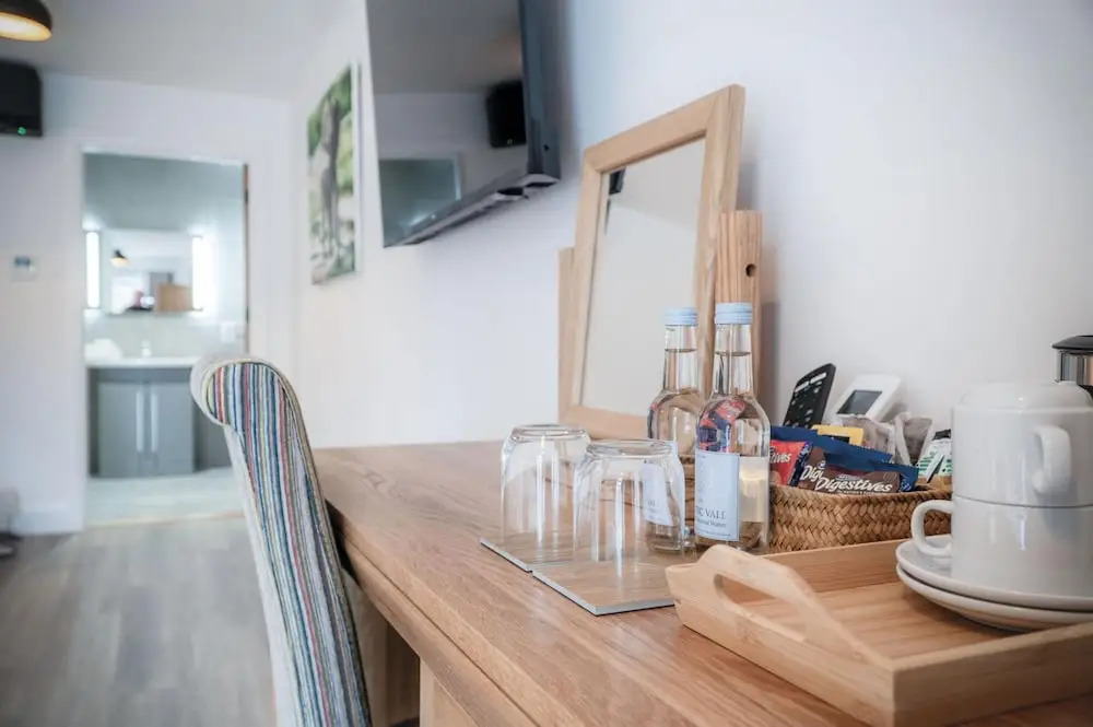 Suite 3 - Sleeping Giant Hotel - PEN Y CAE Inn