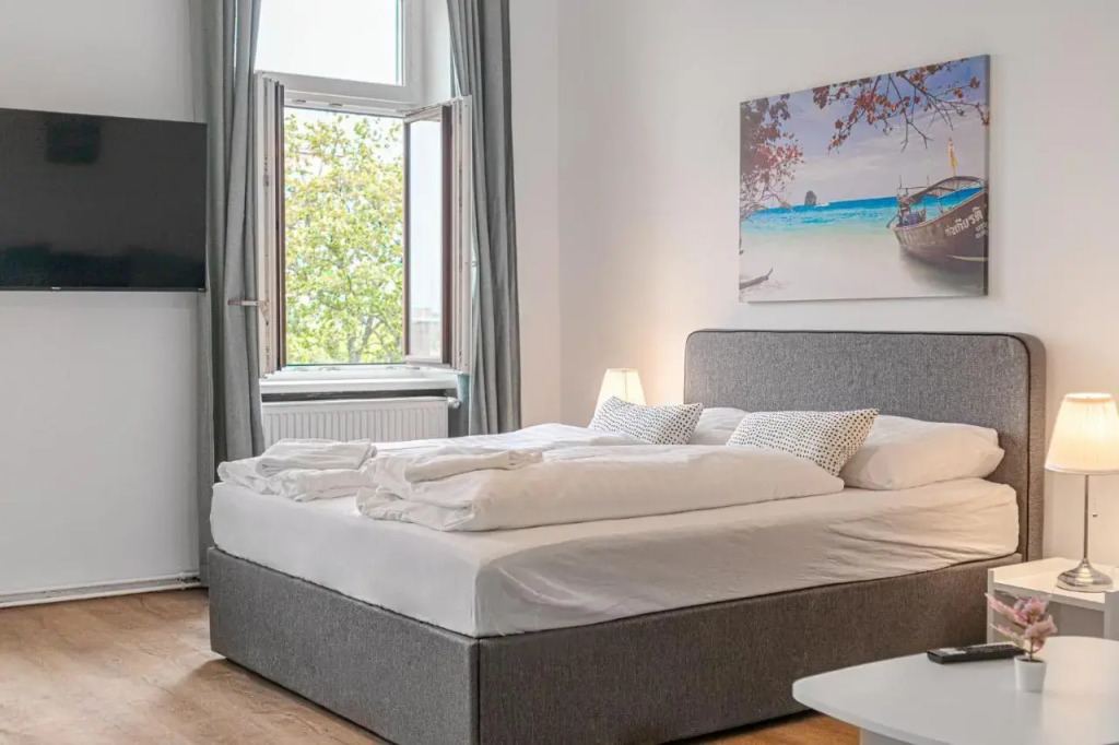 Pleasing 2BR Apt. AKH-Perfect for Groups