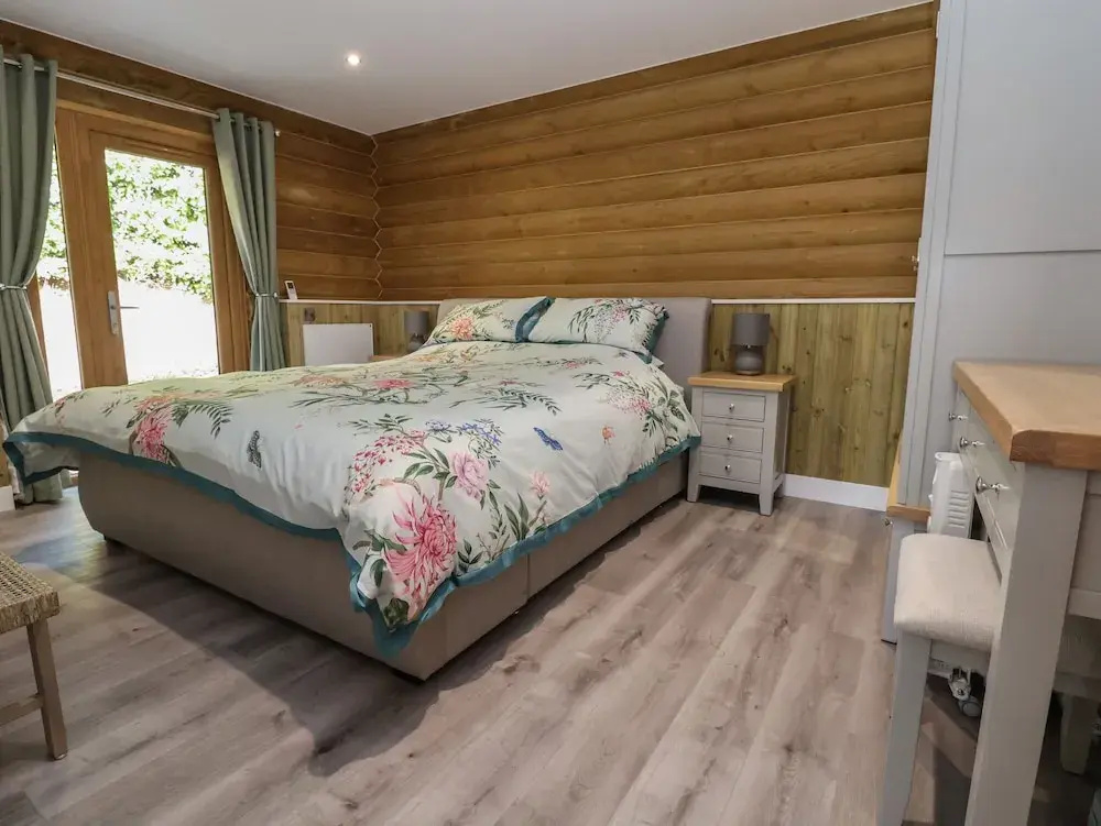 Redwood Lodge