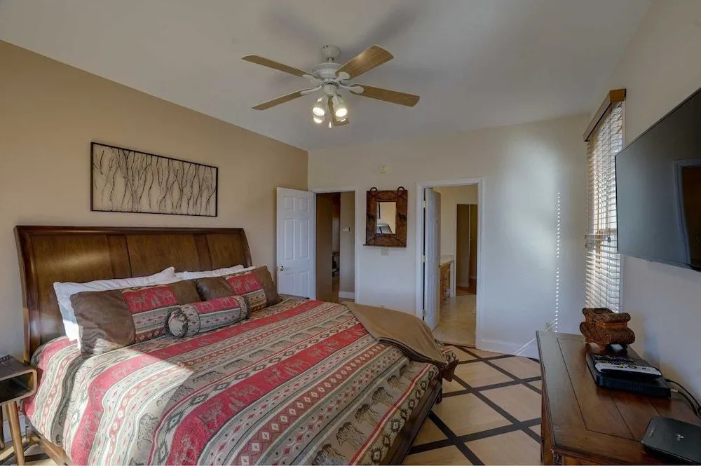 Fontana Lakeview Escape 4 Bedroom Home