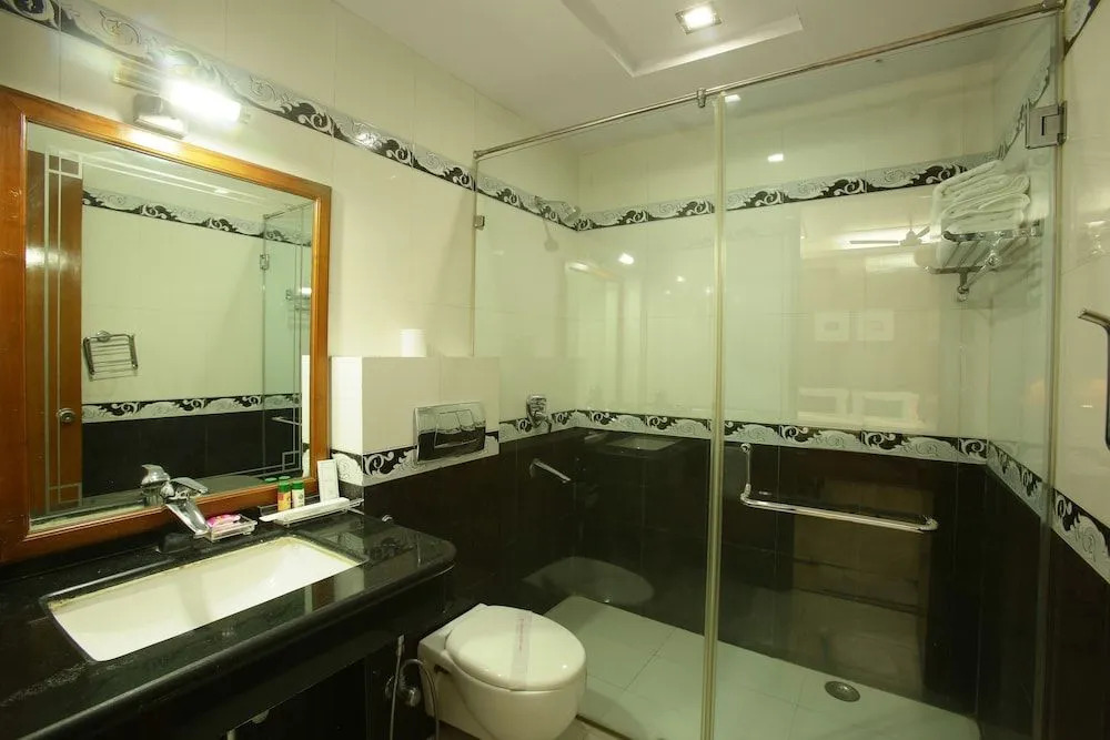 Emblem Hotel Sector 14 Gurgaon