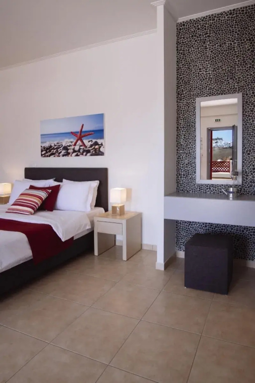Aelia Apartments & Suites