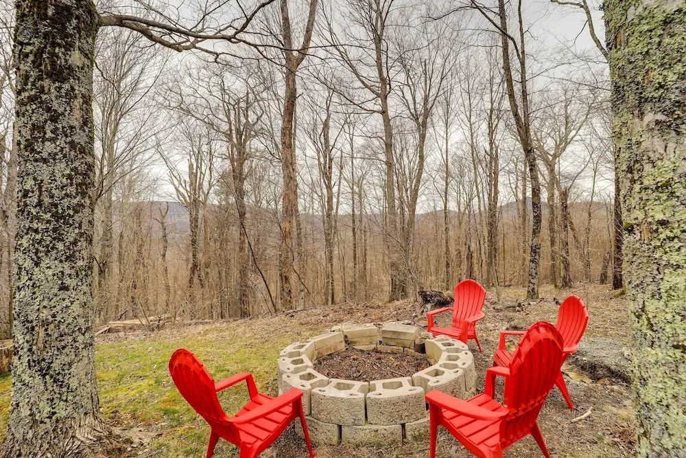 Family Home in Sugar Mtn with Fire Pit and Game Room!