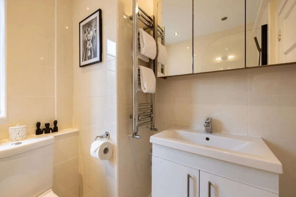 The Ealing Secret - Adorable 1bdr Flat With Balcony