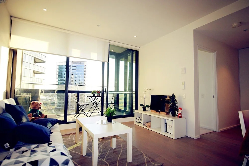 Onelife Docklands Luxury Apartment