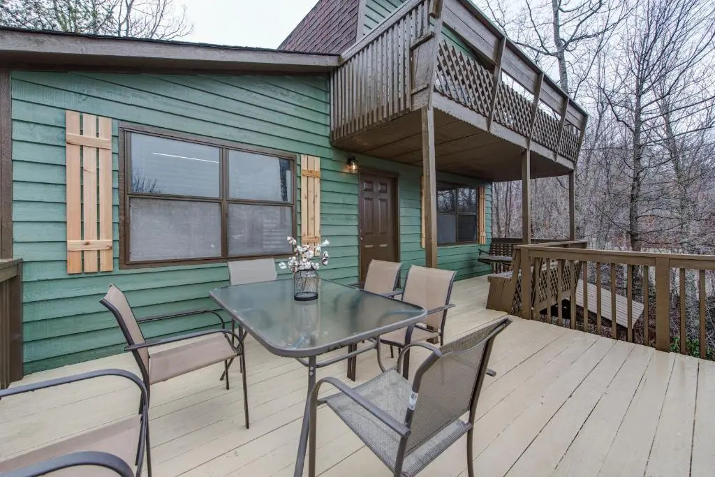 Rocky Top Lodge, 6 Bedrooms, Pool Access, Hot Tub, Mountain View, Sleeps 14