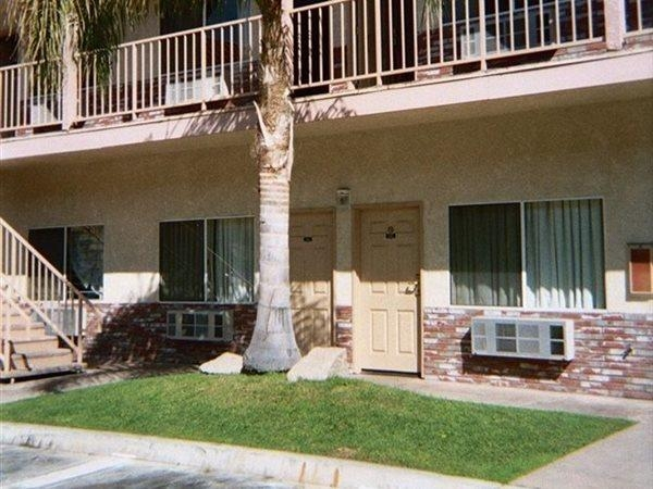 Tradewinds Airport Hotel