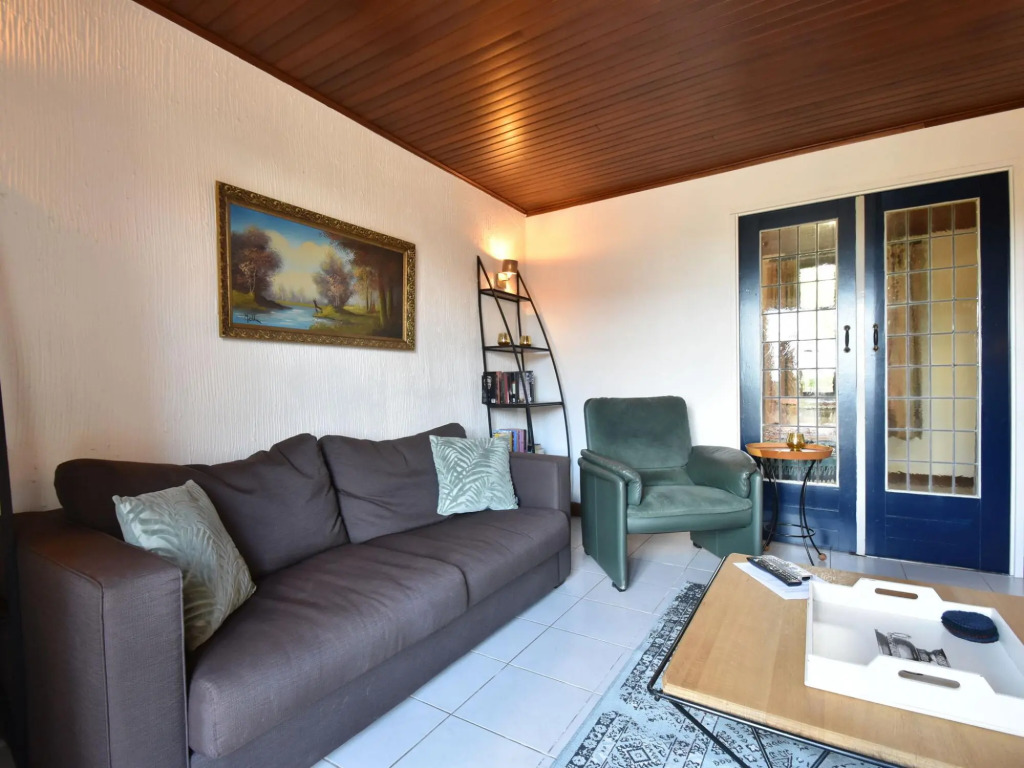 Holiday Home in Grury With Pool & Garden