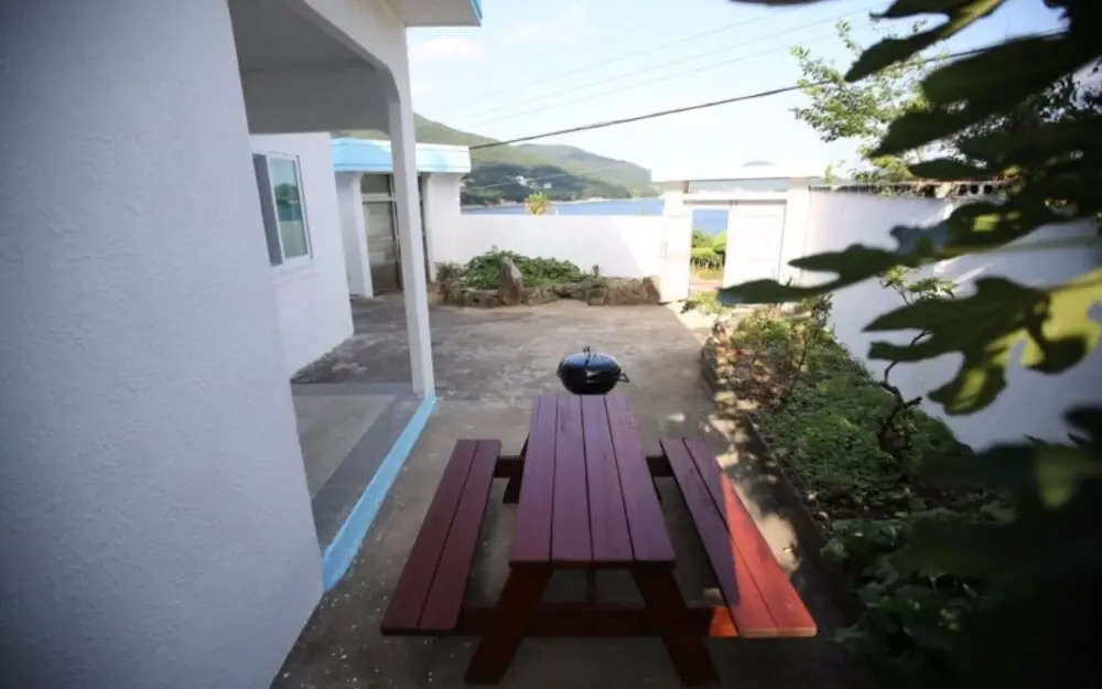 Geojedo Gyejeoryeohaeng Pension(거제도 계절여행펜션)