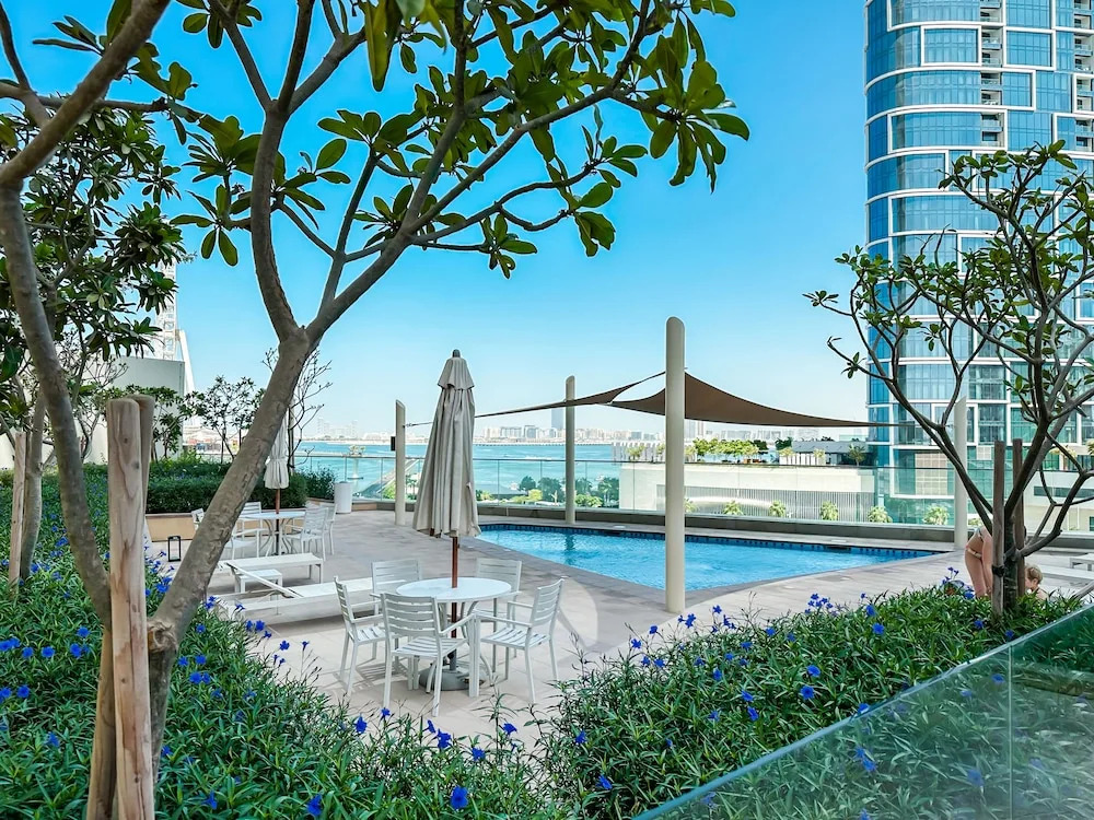 Breathtaking 3BR with Sea & Marina