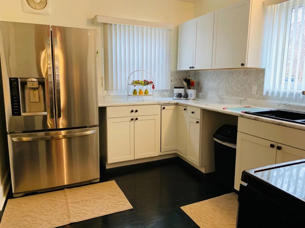 Spacious Luxury Home 5 min to Detroit Golf Club 4 car Free Parking