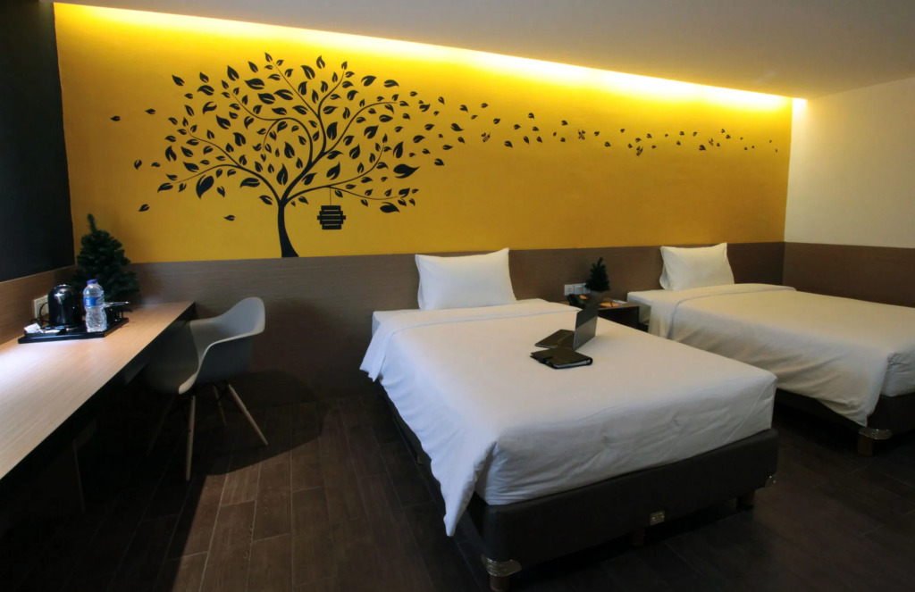 Yellow Bee Tangerang