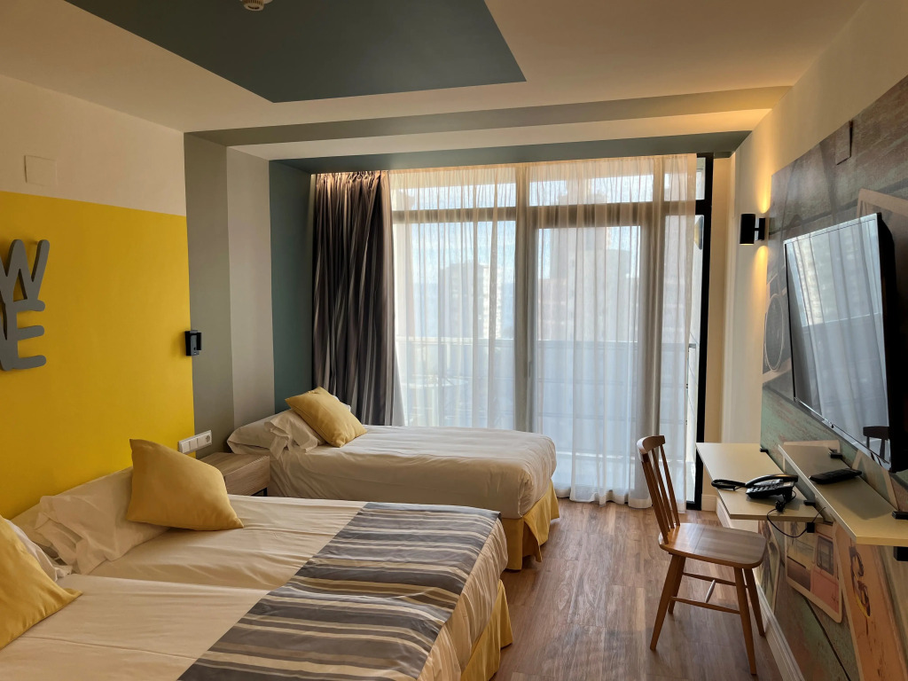 Marina Resort Benidorm - The Original Benidorm Vibe