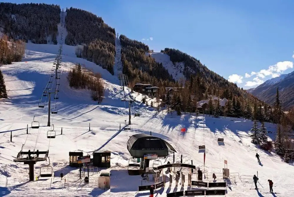 Aspen Ritz-carlton 2 Bedroom Ski in, Ski out Residence With Access to Slopeside Heated Pools and Hot Tubs