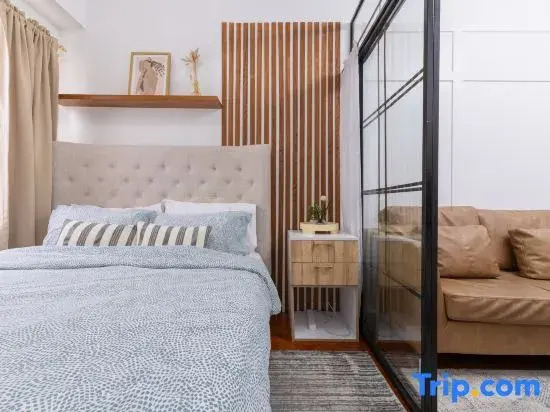 Scandinavian 1BR Condo w/ Free Parking – Trees Residences, Fairview Quezon City