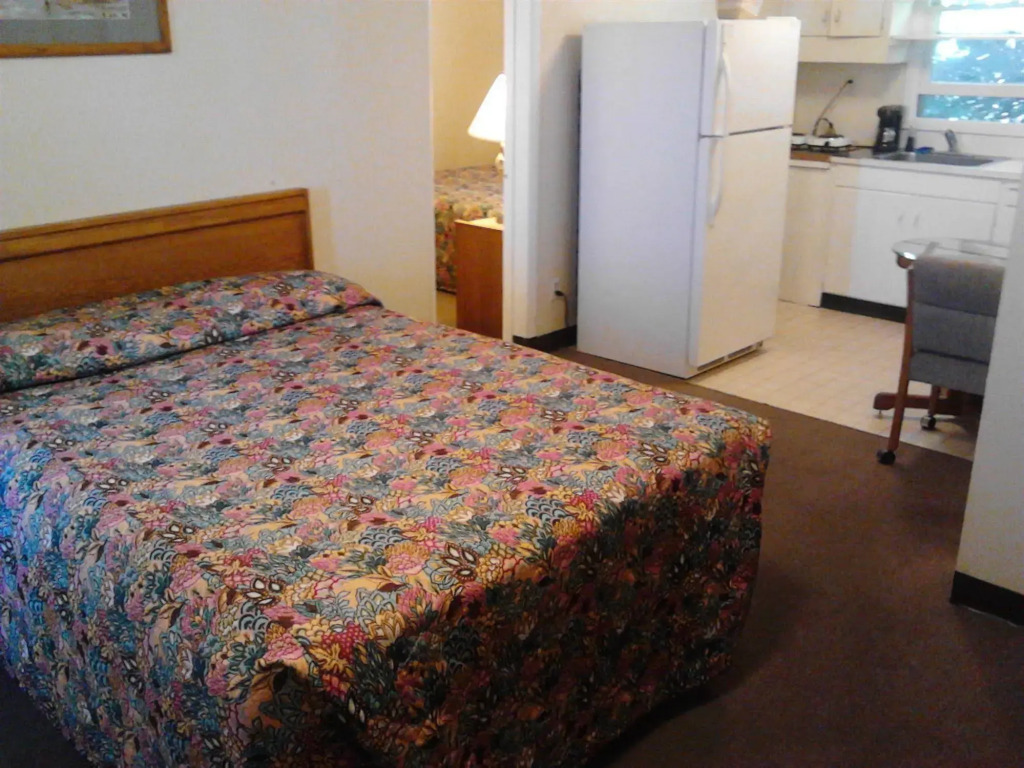 Blue Coast Inn & Suites