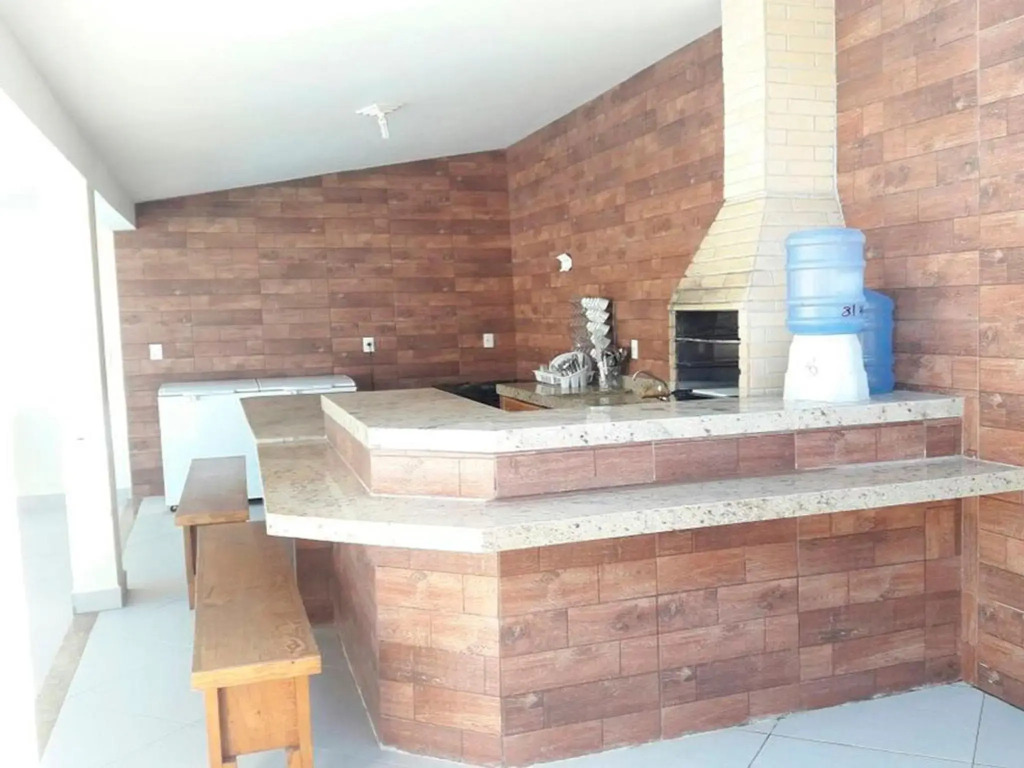 Casa Paraná com 8 quartos acomoda até 40 pessoas