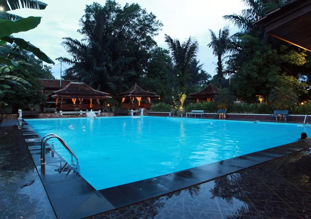 Green Tropical Village Hotel & Resort