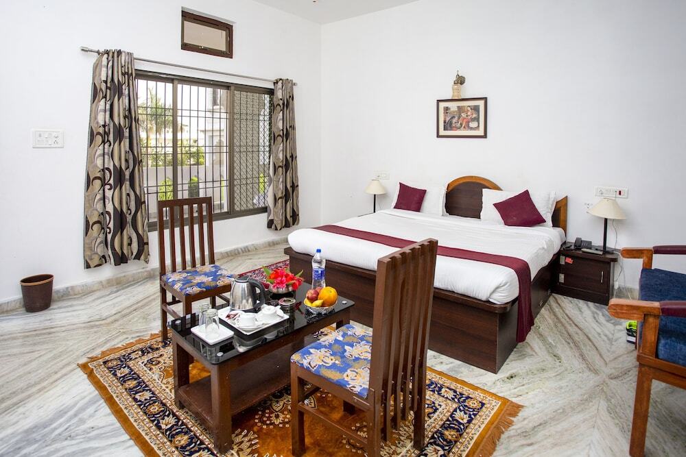 Narayan Niwas Resort