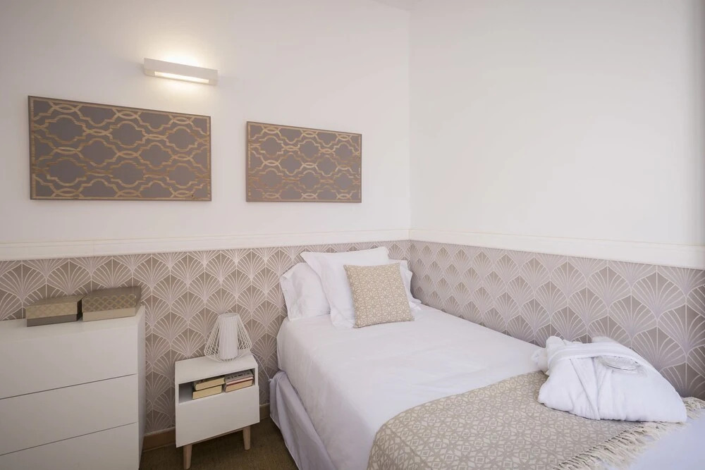 Residence by G Confraria de Sant Miquel 2